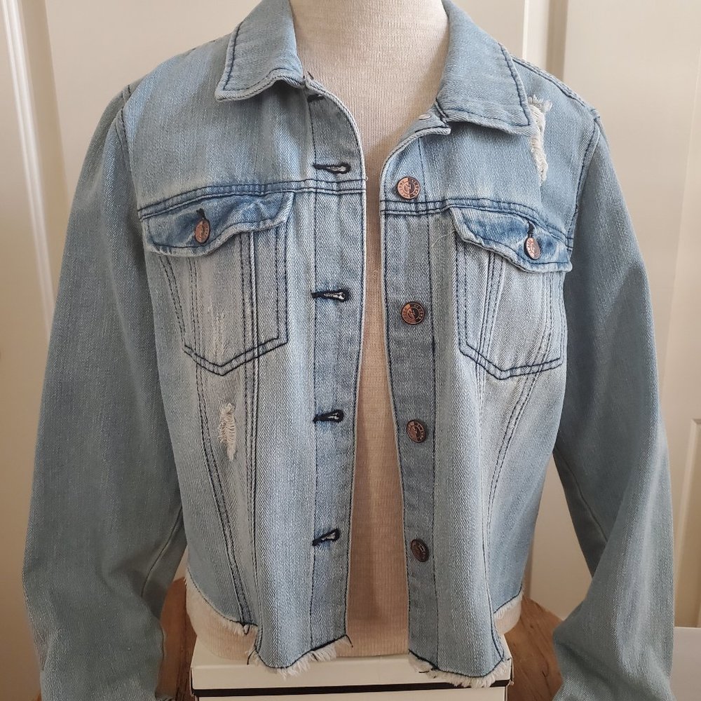CROPPED JEAN JACKET  NWOT